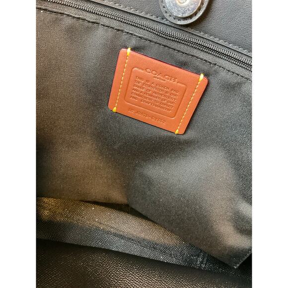 Coach City Tote Bag In Signature Canvas With Bow Print - Picture 7 of 8